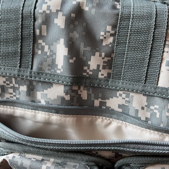 Military computer/travel bag - Picture 6 of 12